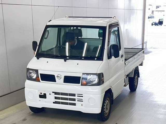 NISSAN CLIPPER — фото