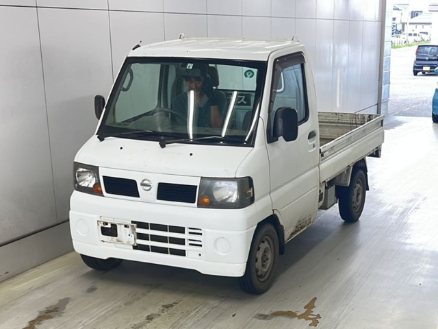 NISSAN CLIPPER — фото