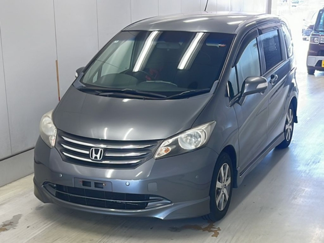 HONDA FREED — фото