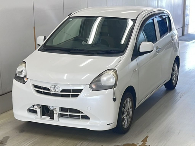 TOYOTA PIXIS — фото