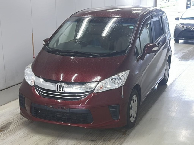 HONDA FREED — фото