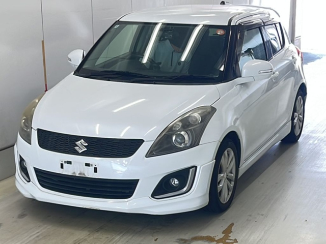 SUZUKI SWIFT — фото