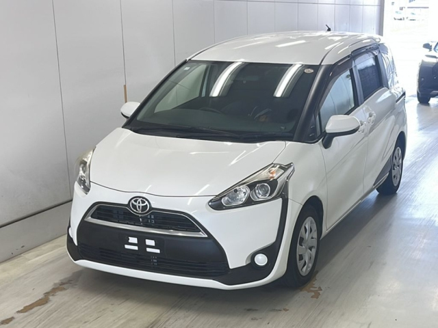 TOYOTA SIENTA — фото