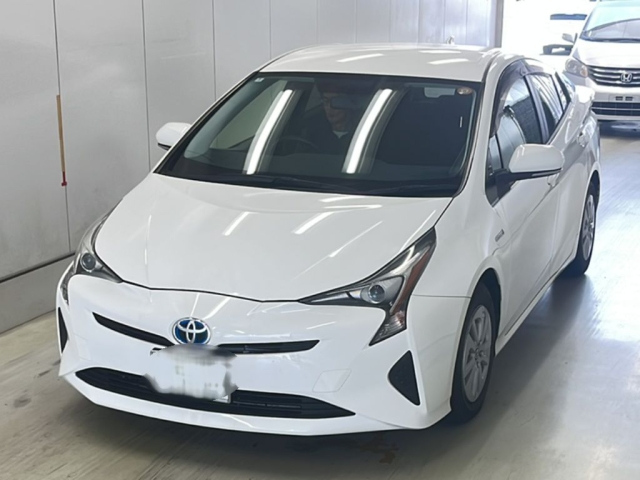 TOYOTA PRIUS — фото