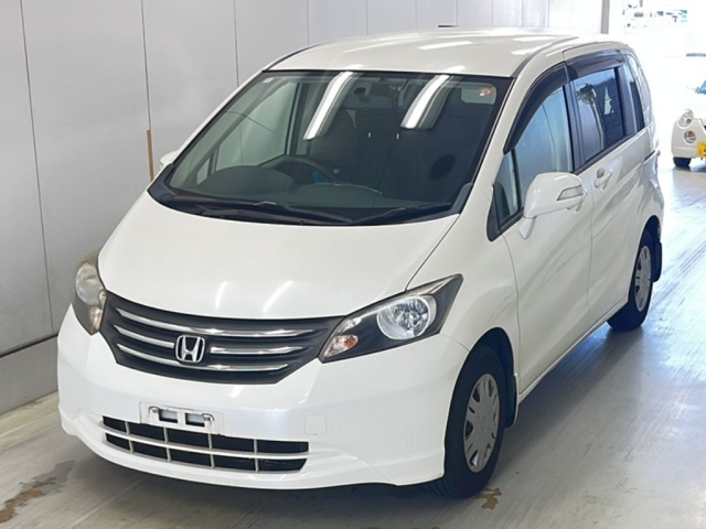 HONDA FREED — фото