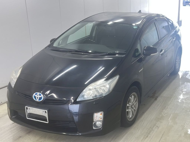 TOYOTA PRIUS — фото