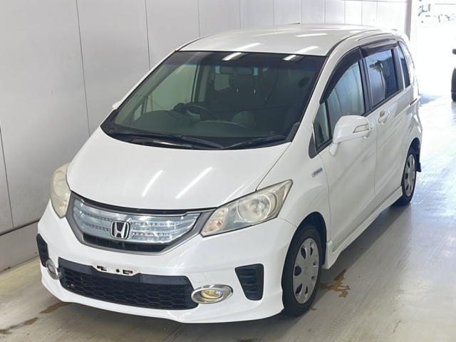 HONDA FREED — фото