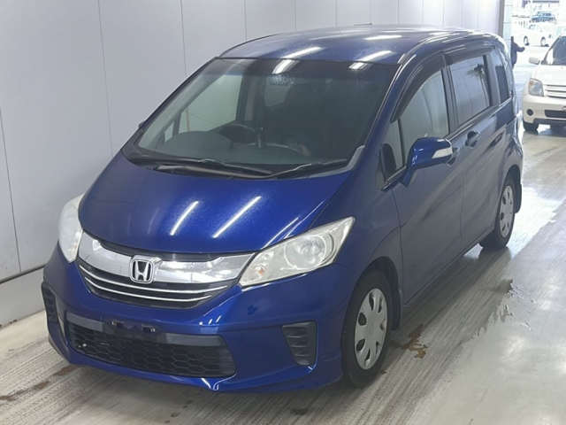 HONDA FREED — фото