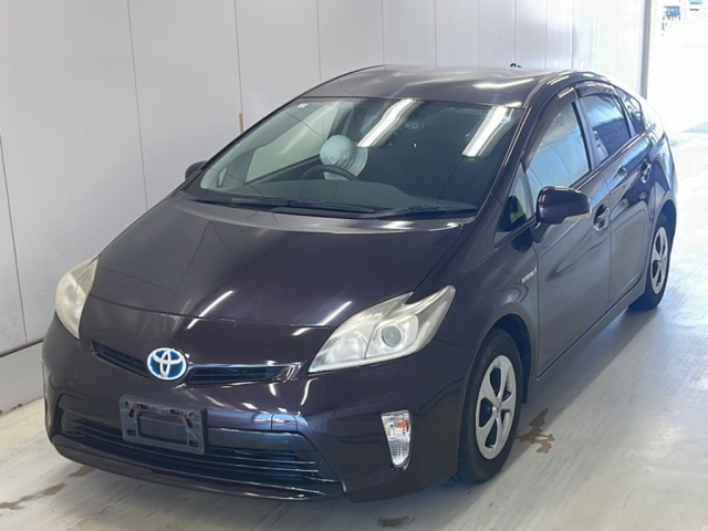 TOYOTA PRIUS — фото