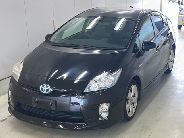 TOYOTA PRIUS — фото