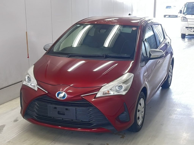 TOYOTA VITZ — фото