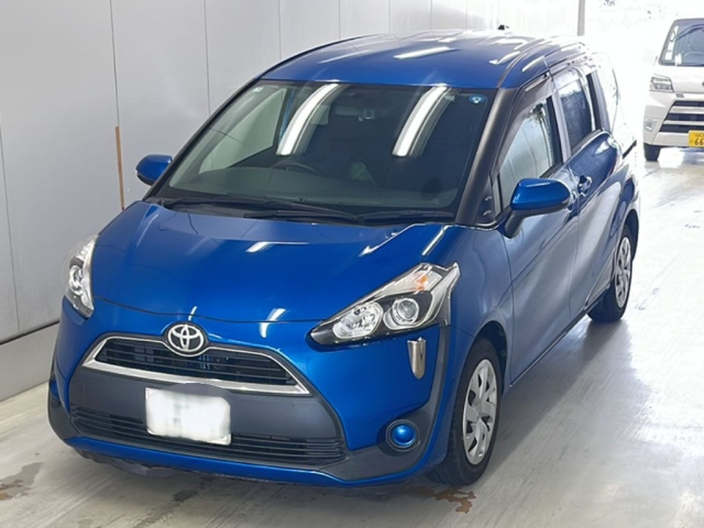 TOYOTA SIENTA — фото