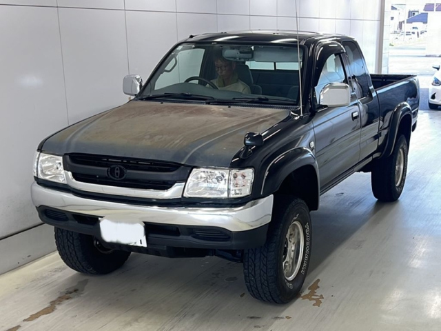 TOYOTA HILUX — фото