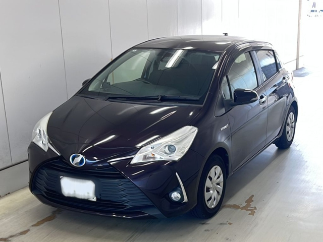 TOYOTA VITZ — фото