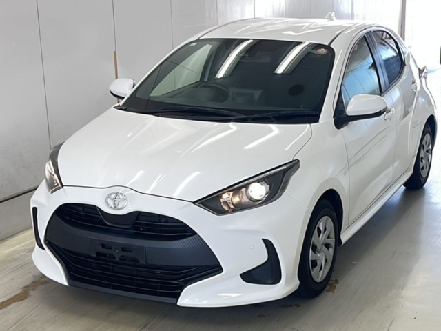 TOYOTA YARIS — фото