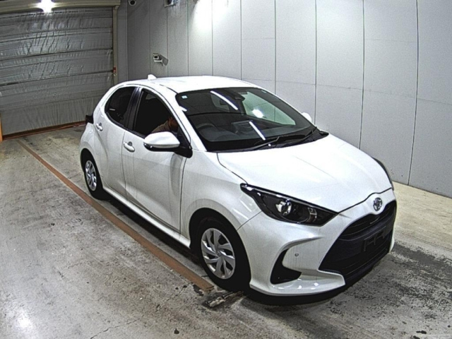TOYOTA YARIS — фото