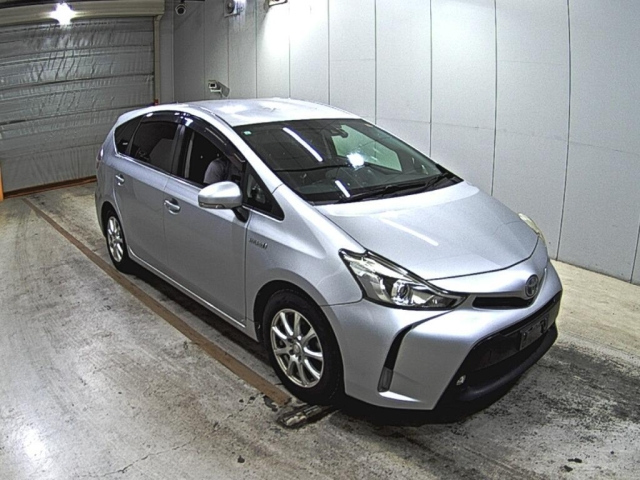 TOYOTA PRIUS — фото