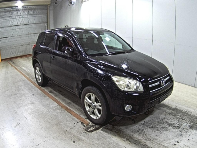 TOYOTA RAV4 — фото