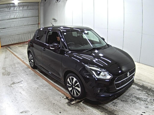 SUZUKI SWIFT — фото