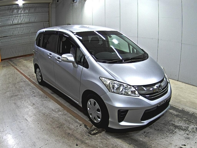 HONDA FREED — фото