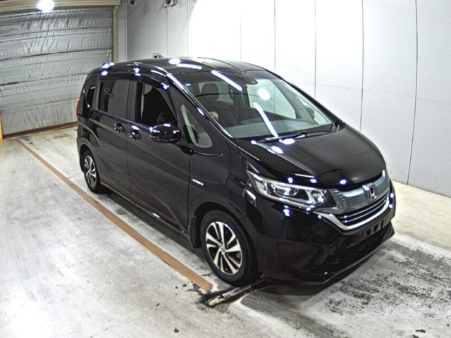 HONDA FREED — фото