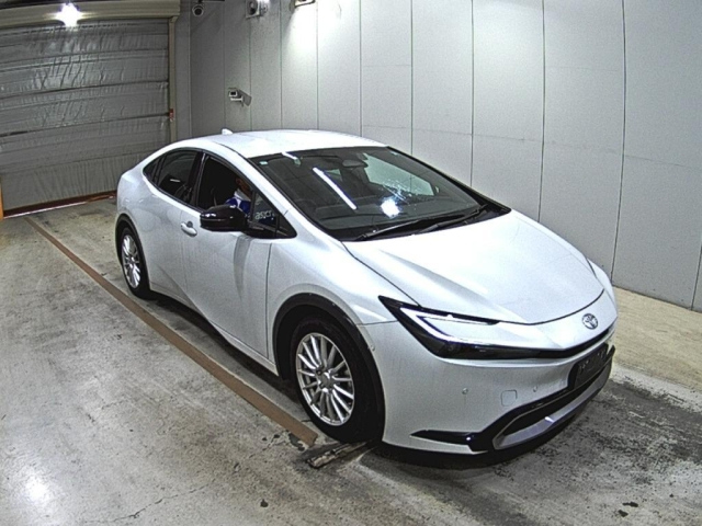 TOYOTA PRIUS — фото