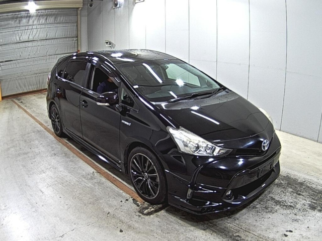TOYOTA PRIUS — фото