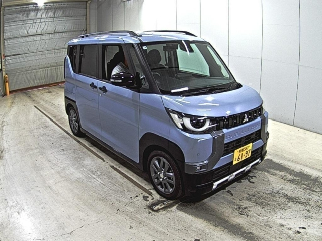 MITSUBISHI DELICA — фото