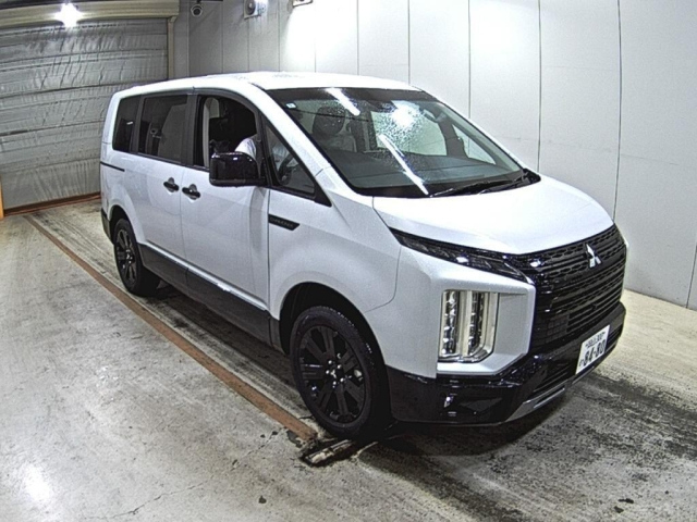 MITSUBISHI DELICA — фото