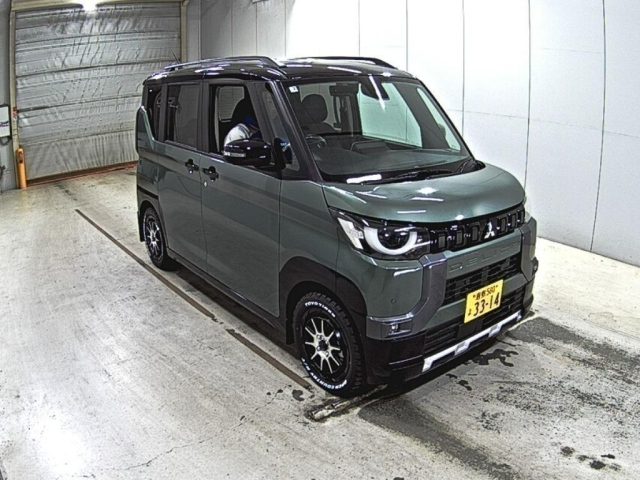 MITSUBISHI DELICA — фото