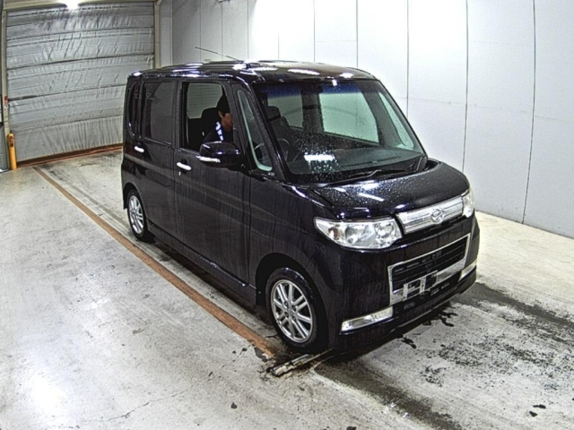 DAIHATSU TANTO — фото