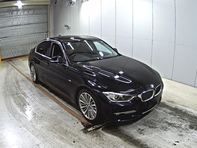 BMW 3 — фото