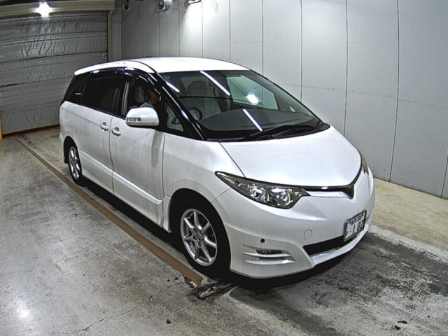 TOYOTA ESTIMA — фото