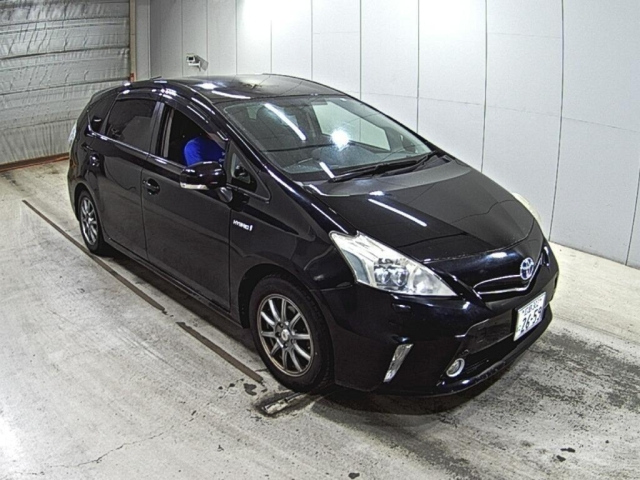 TOYOTA PRIUS — фото