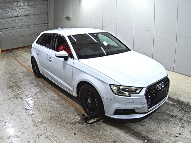 AUDI A3 — фото