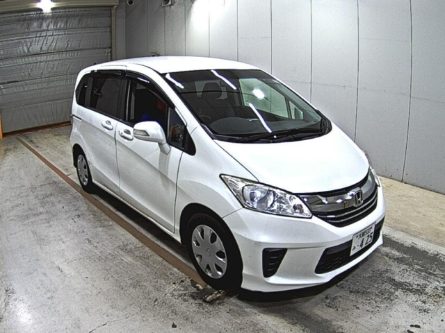 HONDA FREED — фото