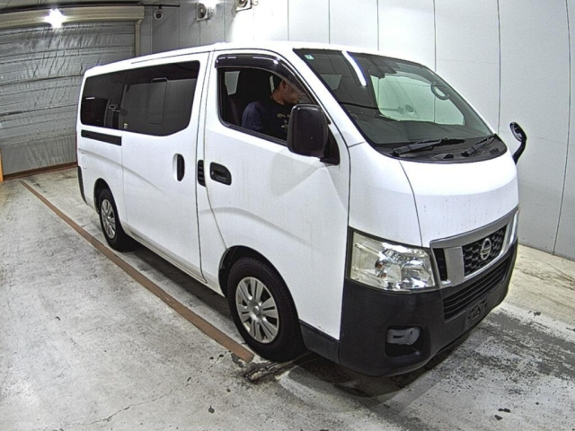 NISSAN CARAVAN — фото