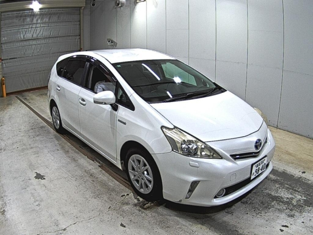 TOYOTA PRIUS — фото