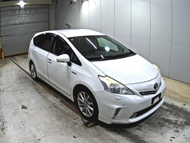 TOYOTA PRIUS — фото