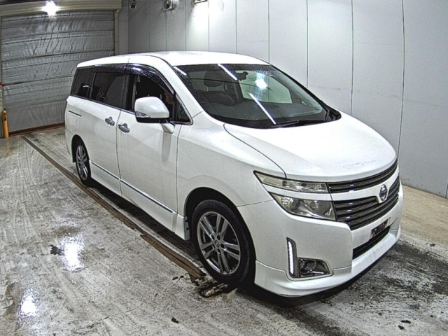 NISSAN ELGRAND