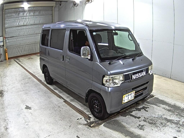 NISSAN CLIPPER — фото