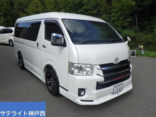 TOYOTA HIACE — фото