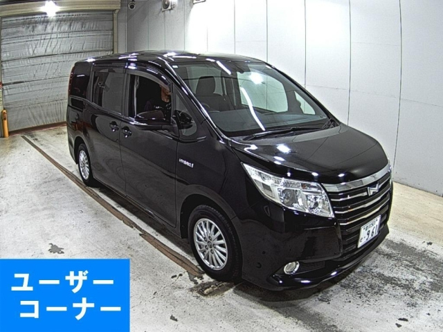 TOYOTA NOAH — фото