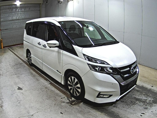 NISSAN SERENA — фото