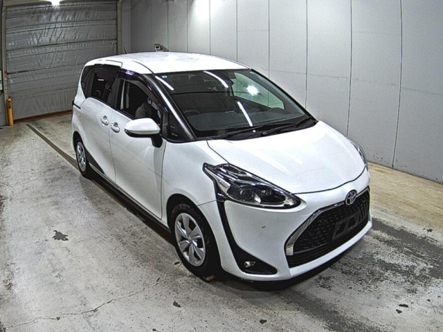 TOYOTA SIENTA — фото
