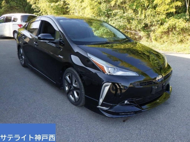 TOYOTA PRIUS — фото