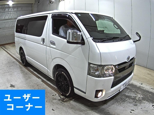 TOYOTA HIACE — фото