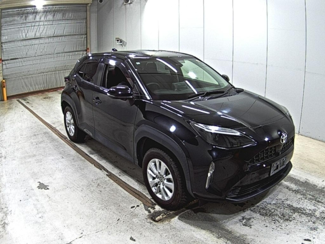 TOYOTA YARIS — фото