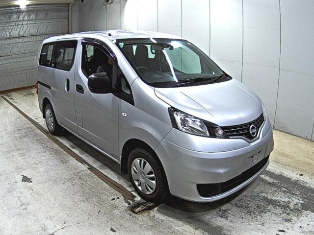 NISSAN NV200 — фото