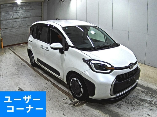 TOYOTA SIENTA — фото